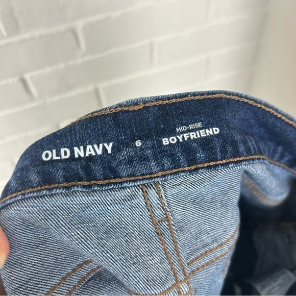 Old Navy Mid Rise Boyfriend Straight Ripped Distressed Jeans Size 6 - Picture 3 of 10